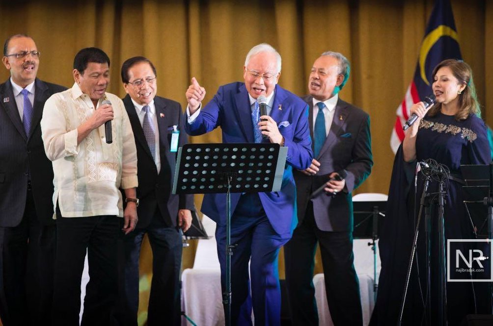 duterte-najib-sing-dance.jpg
