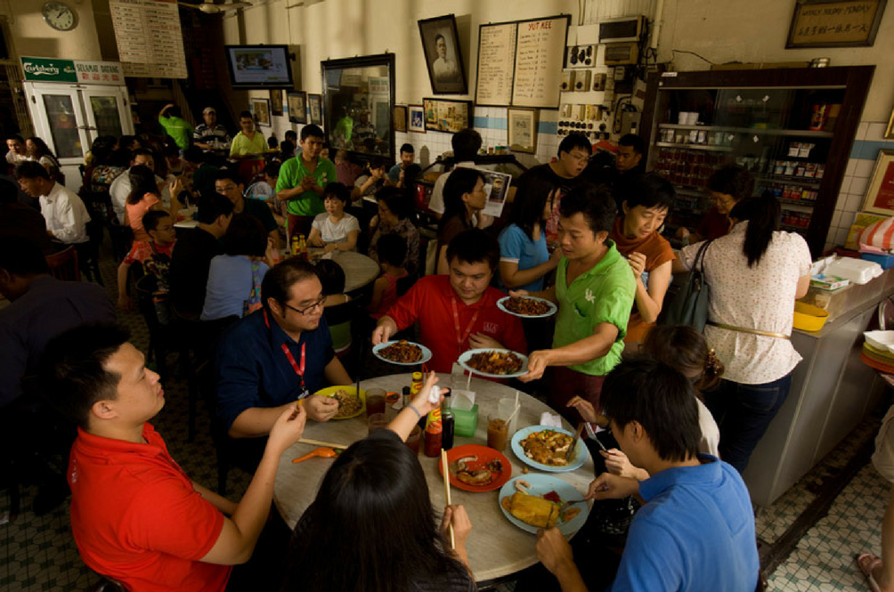 malaysians-eating-eatingasia.png