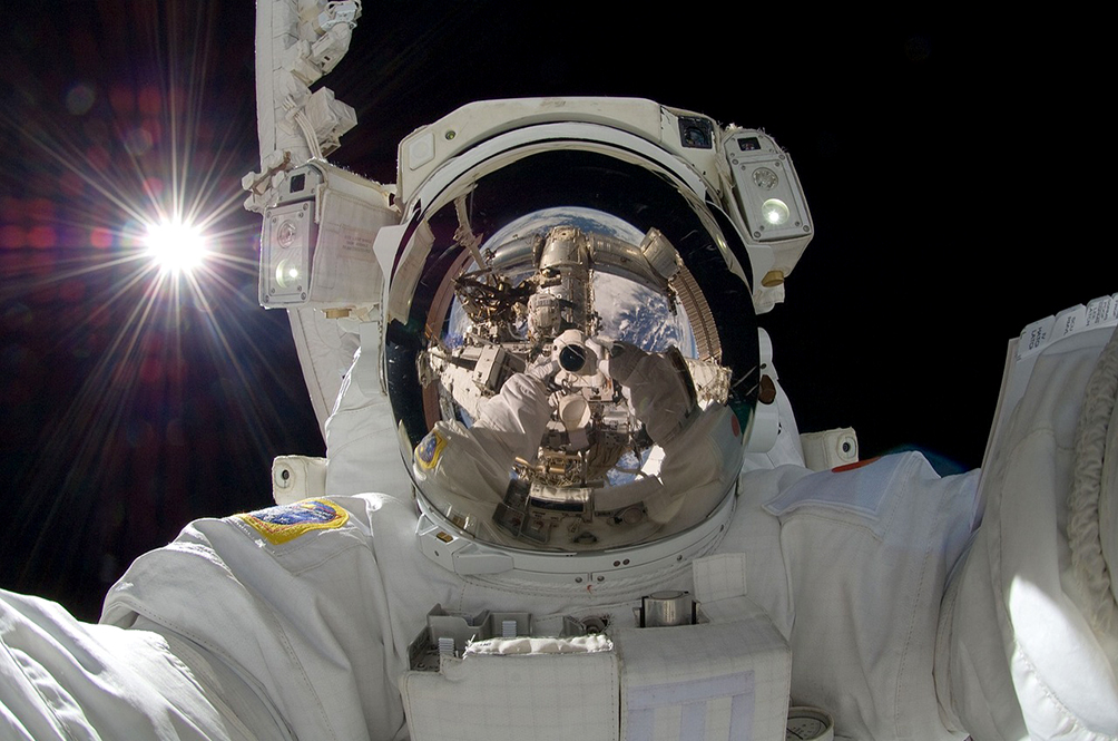 astronaut.jpg