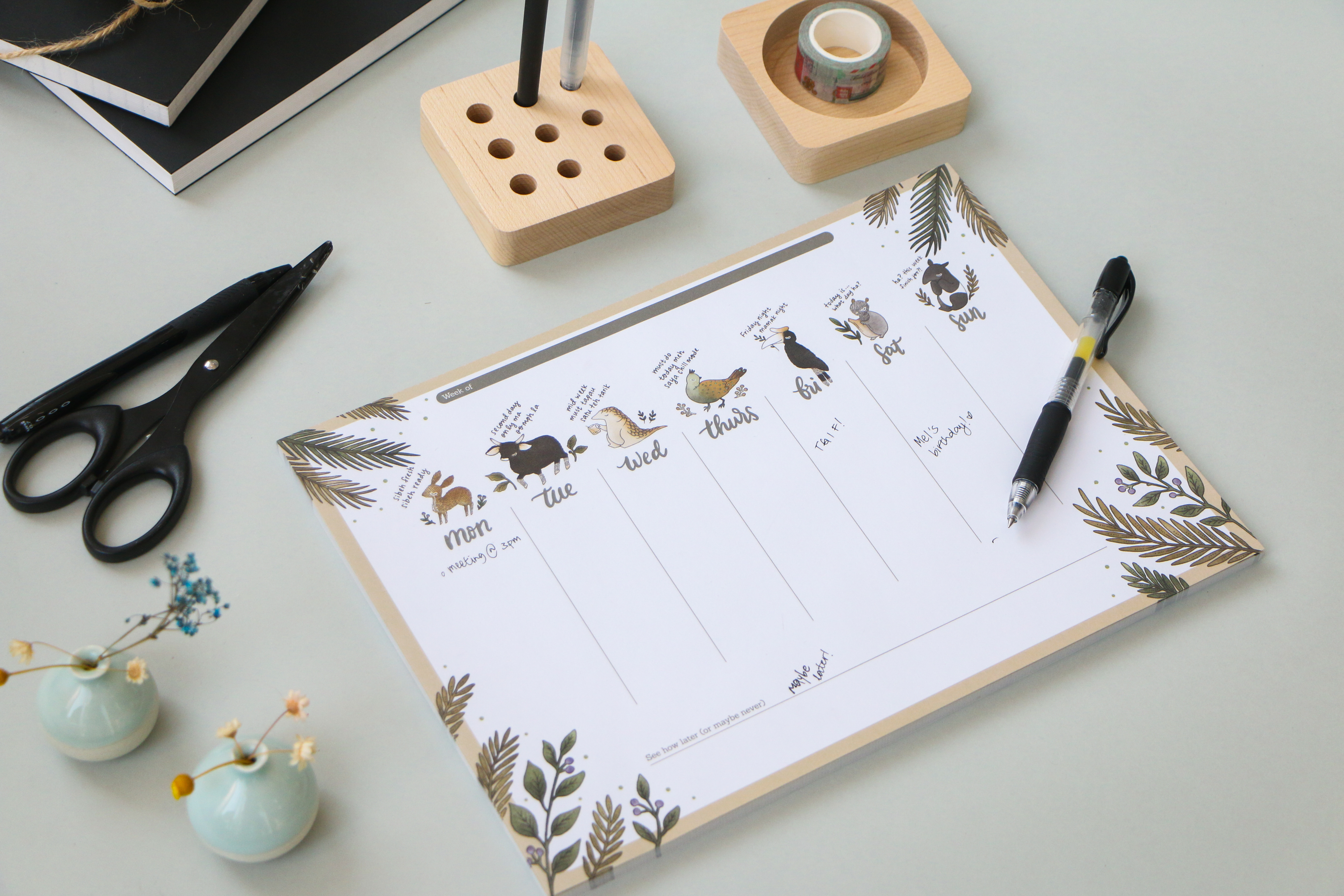 Naiise It doesn't have a date or year, so you can use it any year you want!