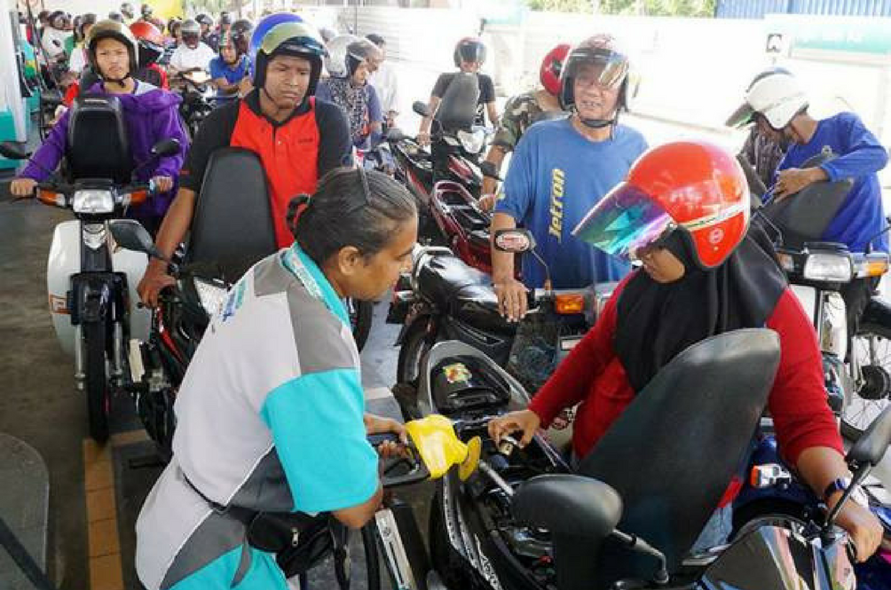 free-petrol-awani.png