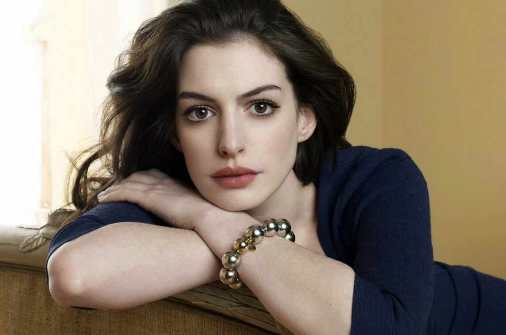 anne-hathaway.png