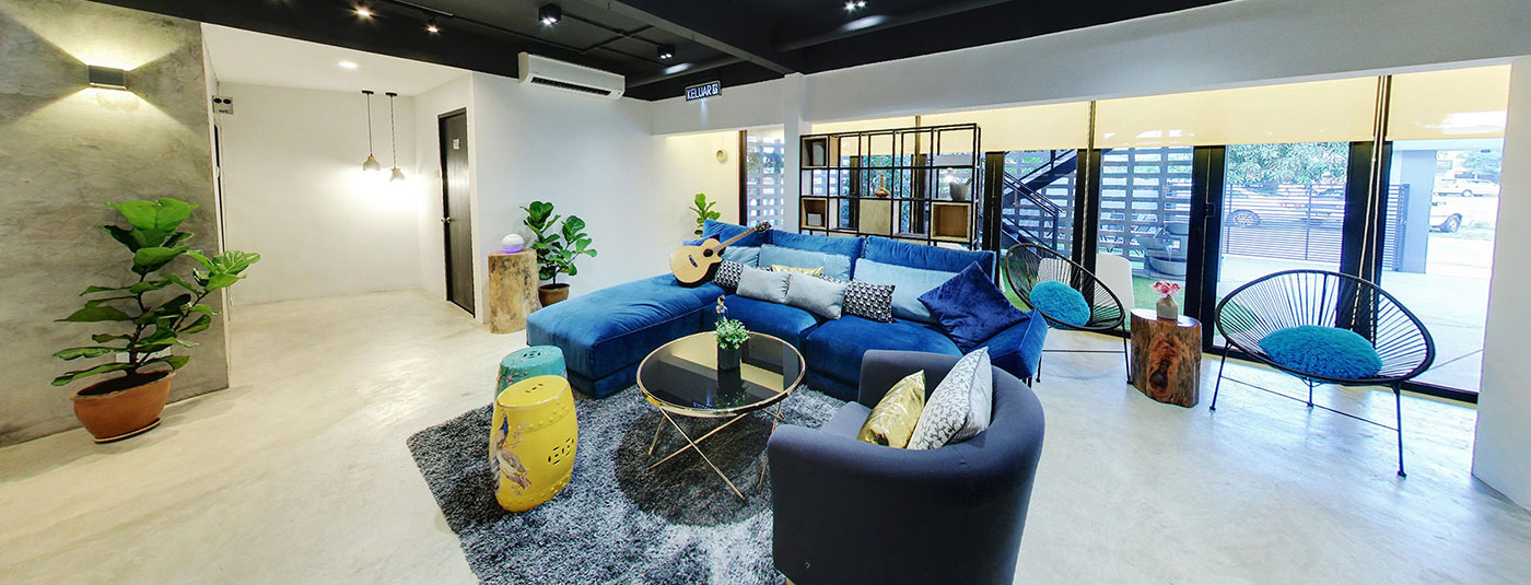 We're loving the colour palette of the common area.