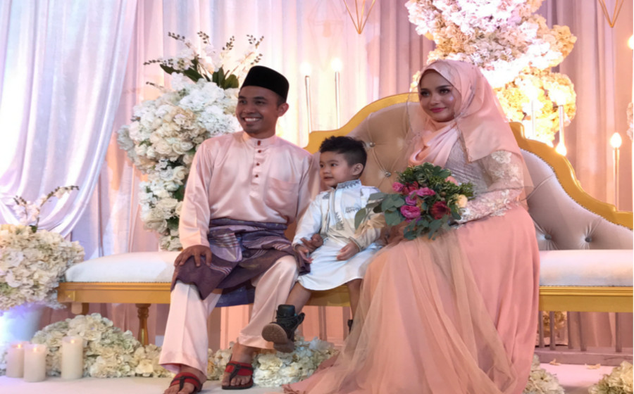 hafiz-hamidun-bertunang.jpg