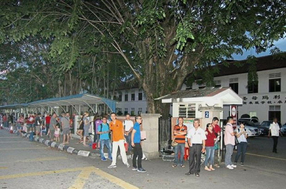 parents-queue-overnight-the-star.png