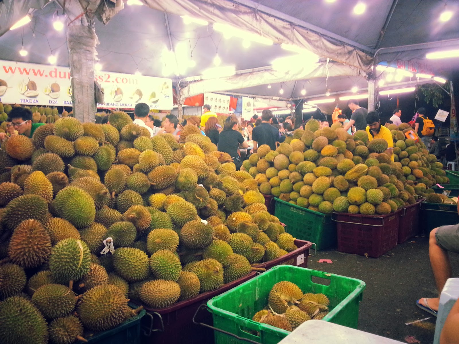 afteride.com Look at that durian mountain!