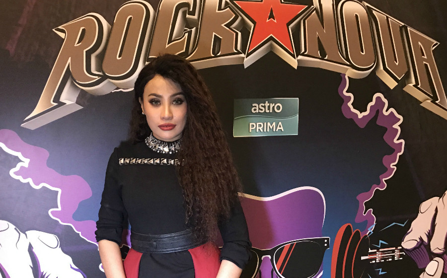mel-rockanova.jpg