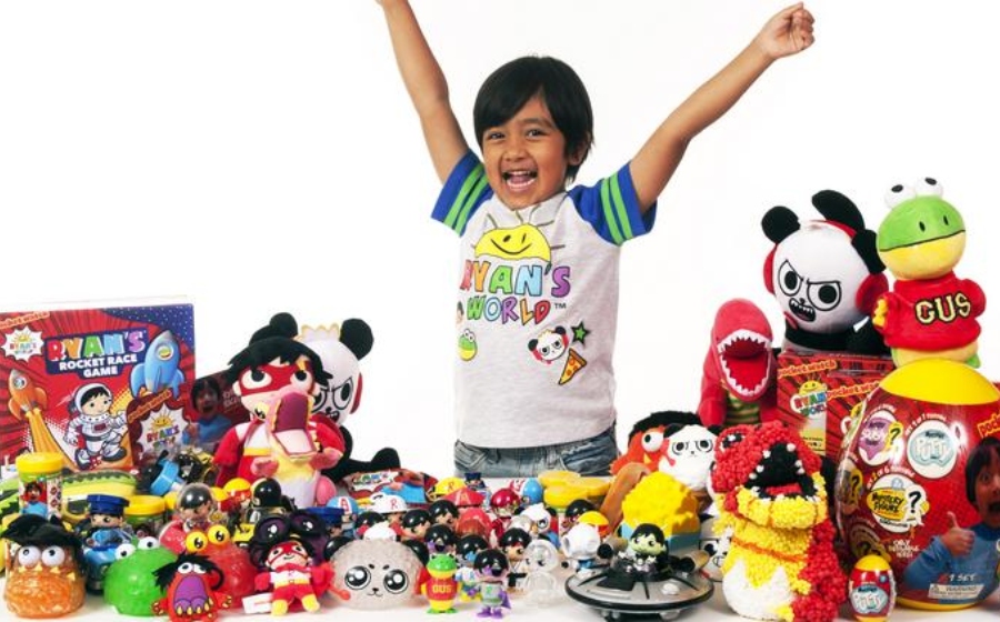 ryantoysrevieww.jpg