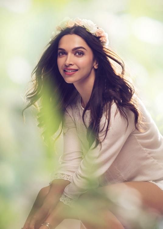 Instagram @deepikapadukone Bintang Bollywood, Deepika Padukone di tangga ke-61.