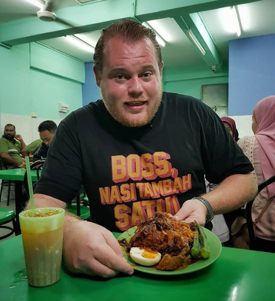 Macam sedap je nasi kandar tu, Rhys.