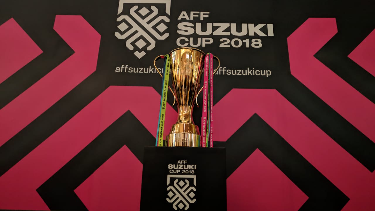 Piala yang dinantikan.