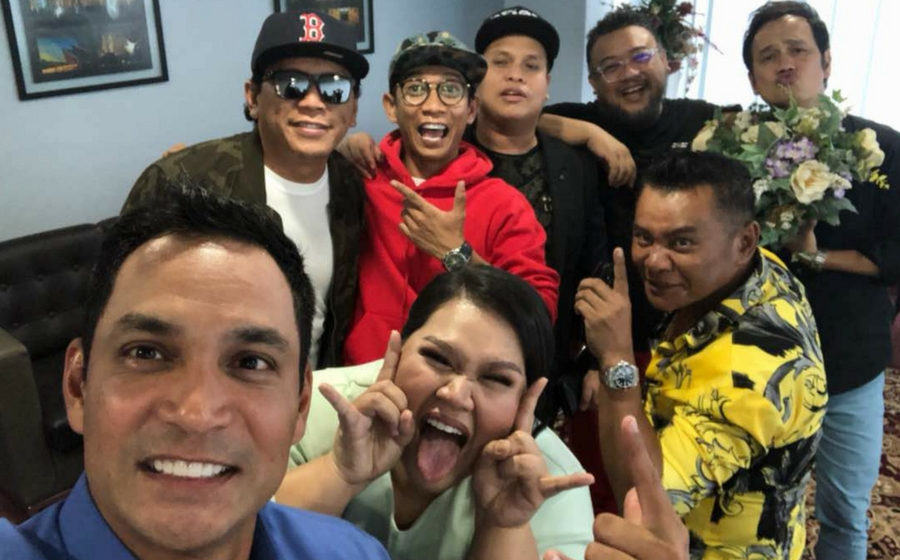 lawak.jpg