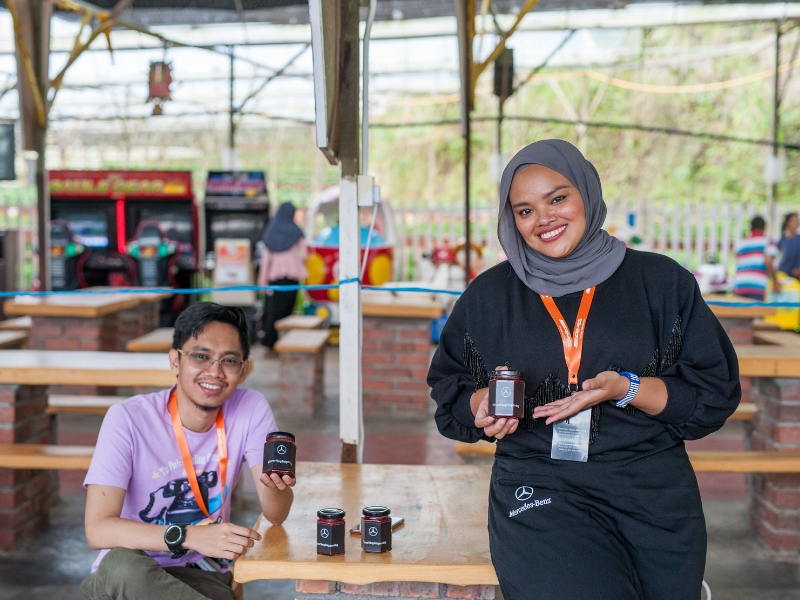 Empat balang jem siap!