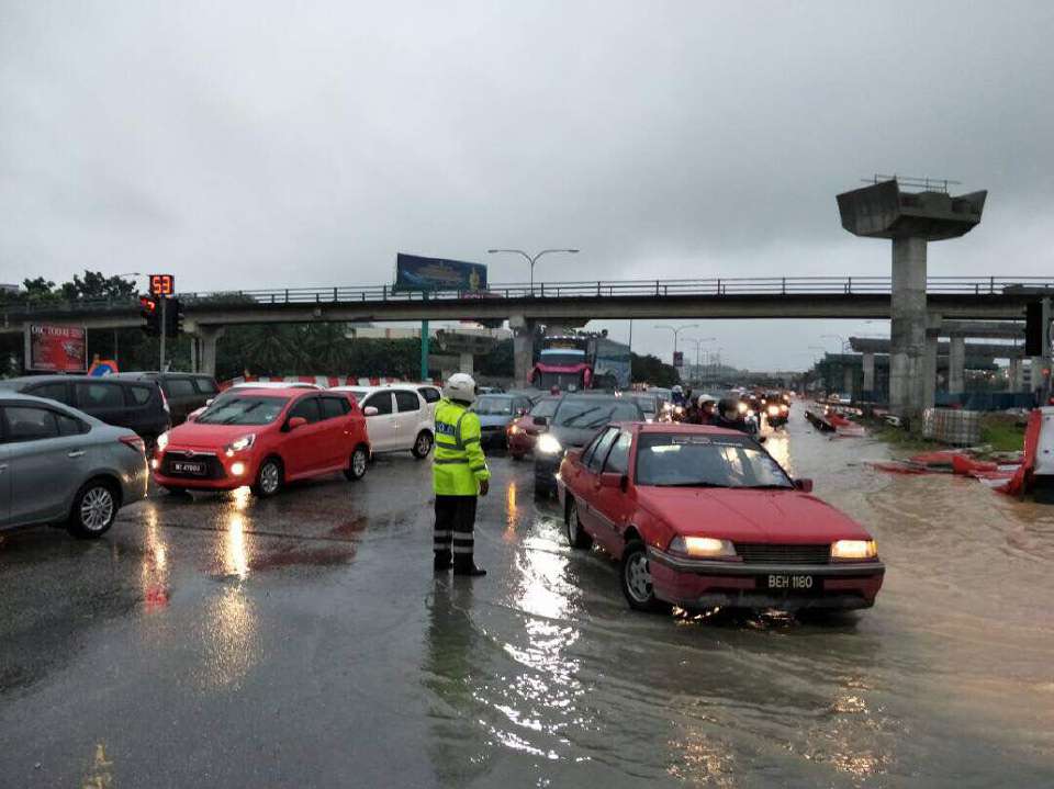 Berita Harian Flood, flood, go away.
