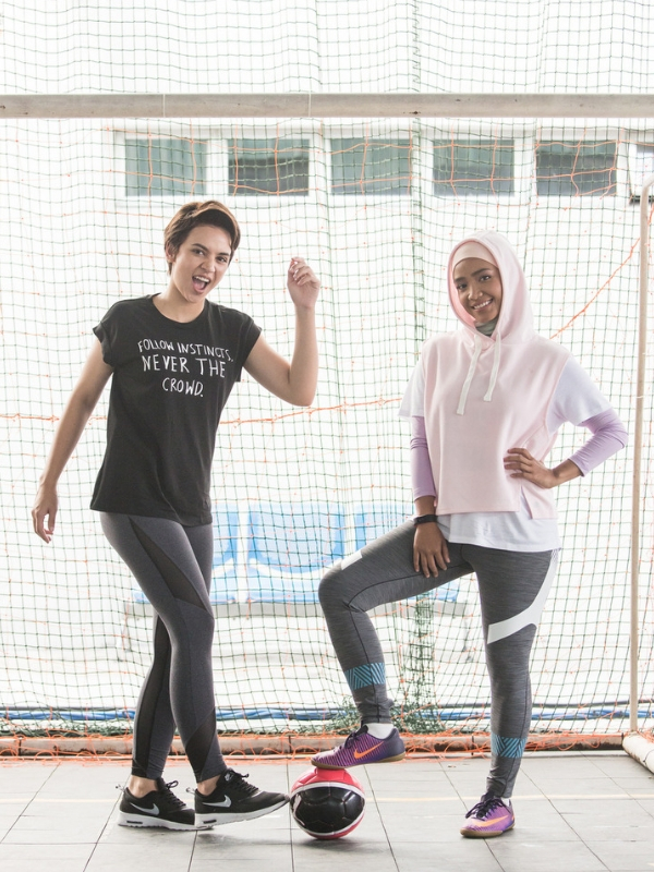 Dua pelakon utama, Diana Danielle dan Ummie Nazeera.