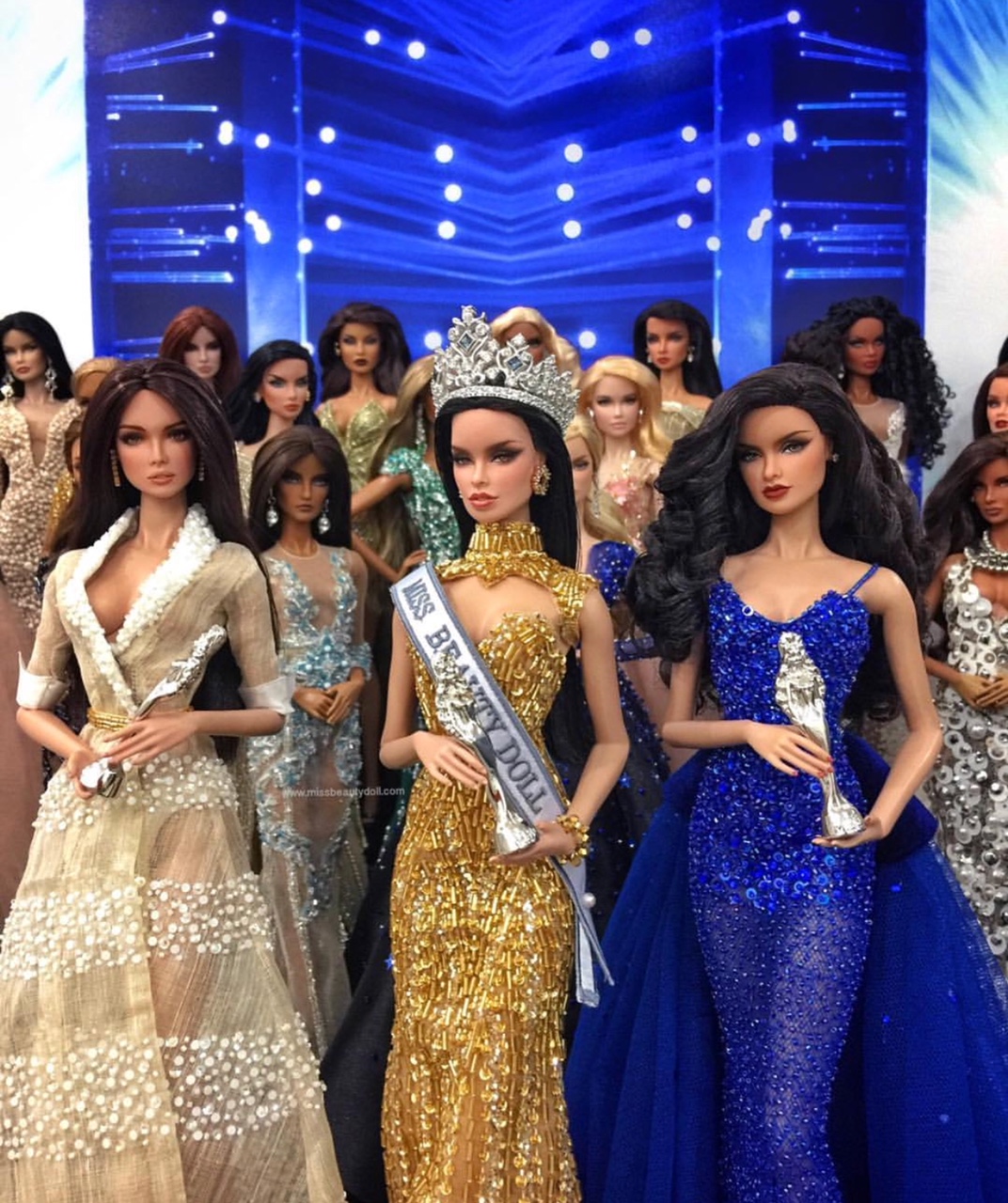 Juara bersama naib juara dari Filipina dan tempat ketiga dari Thailand.