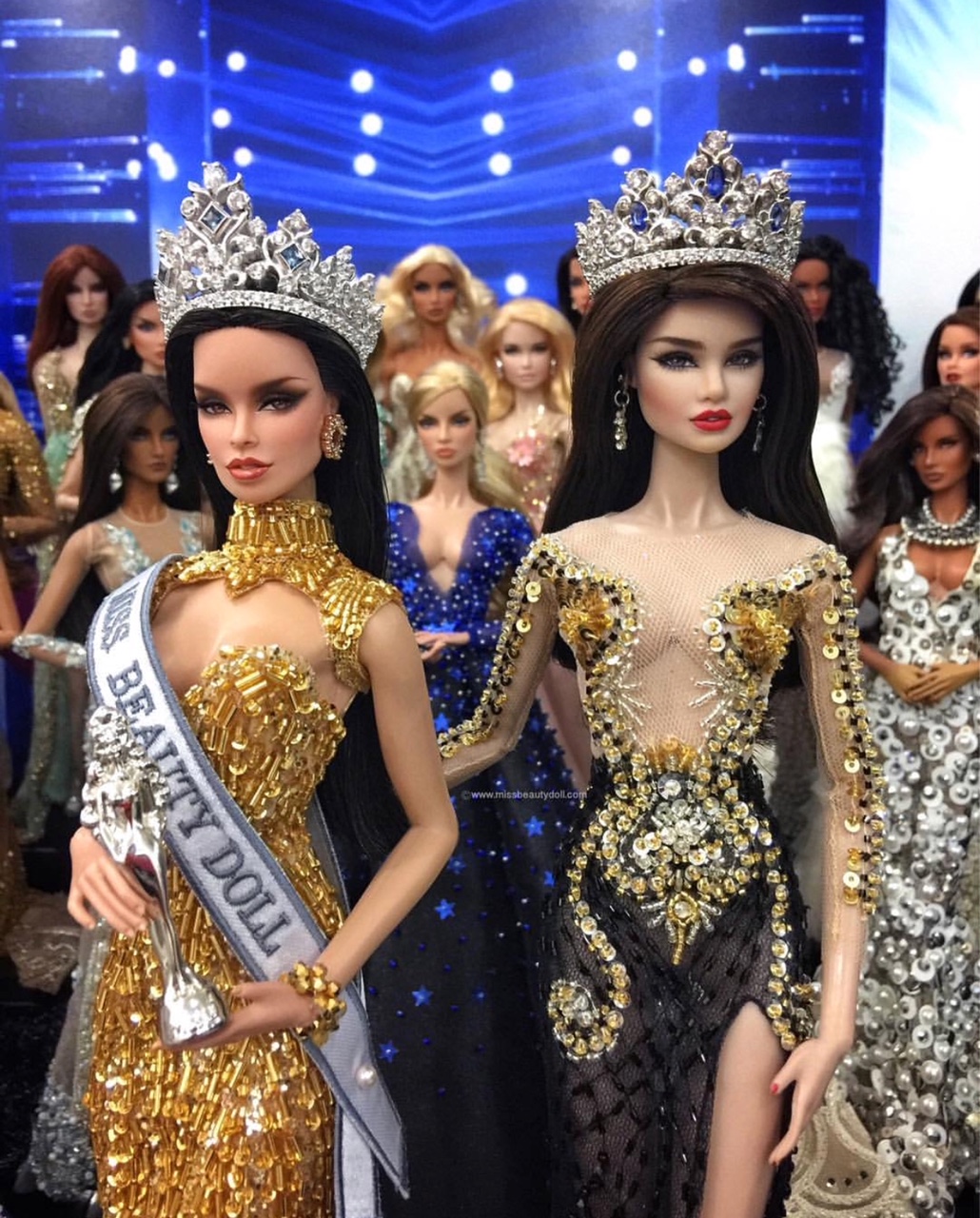 Cassandra bersama Miss Beauty Doll 2017 dari Jepun.