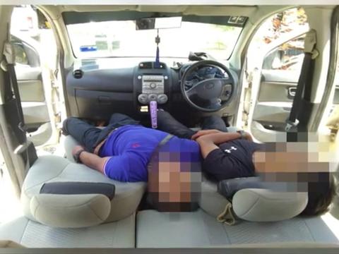 Dua remaja ditemui mati semasa tidur di dalam kereta.