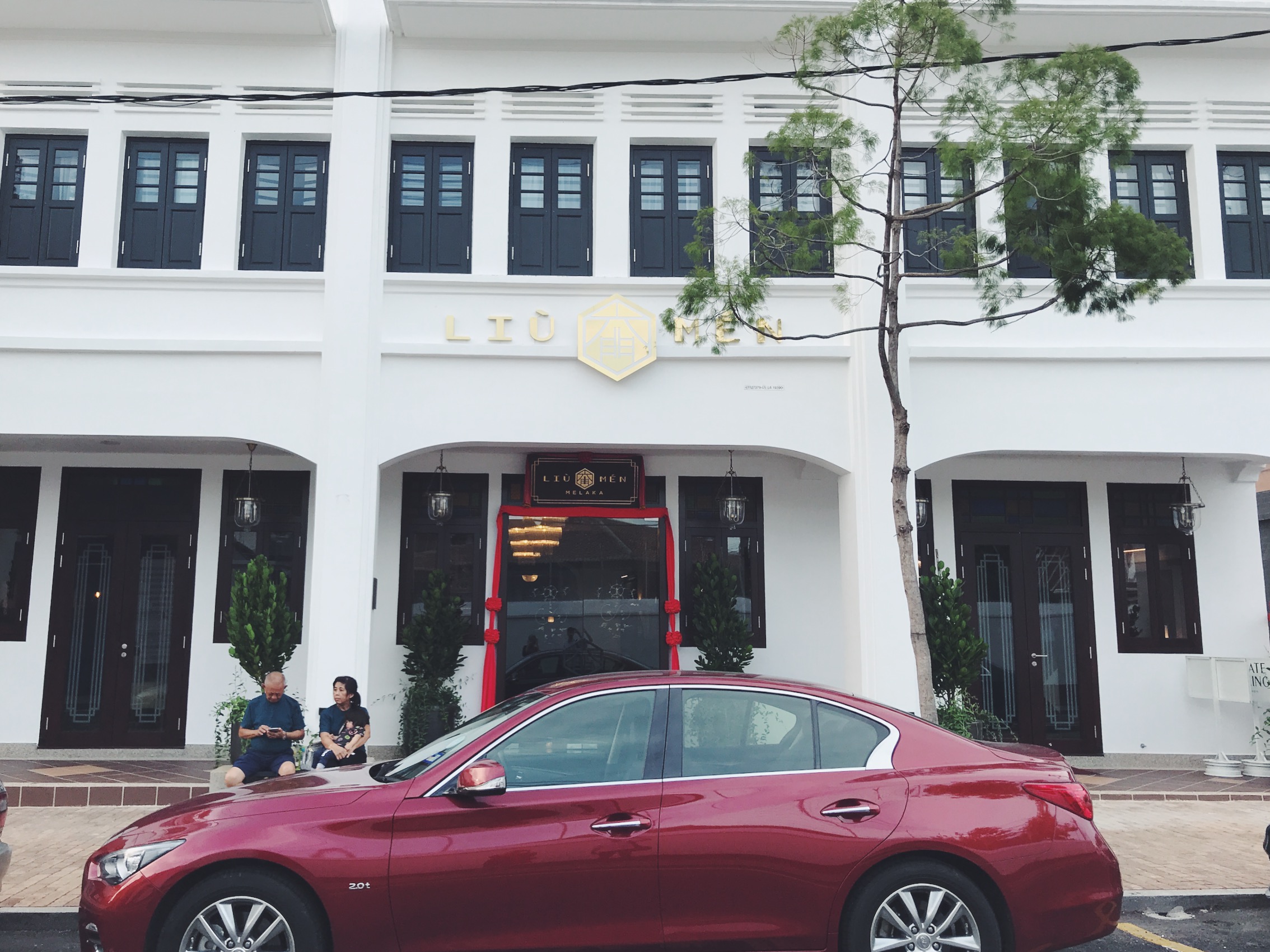 If you're lucky, you can also park right in front of the hotel door.