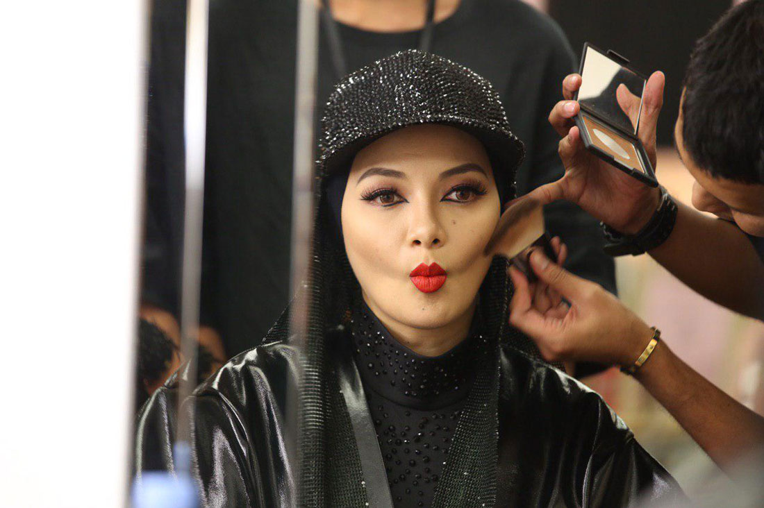 intrend neelofa 2