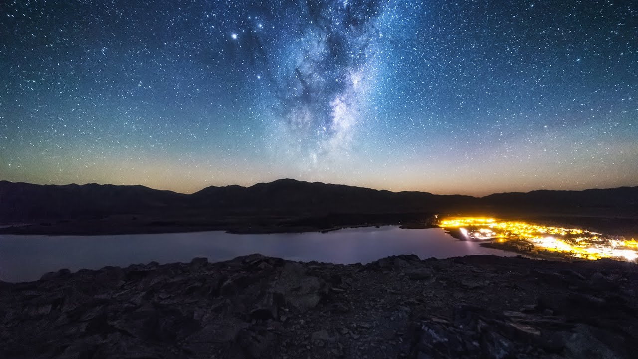 You can stargaze at this lake!