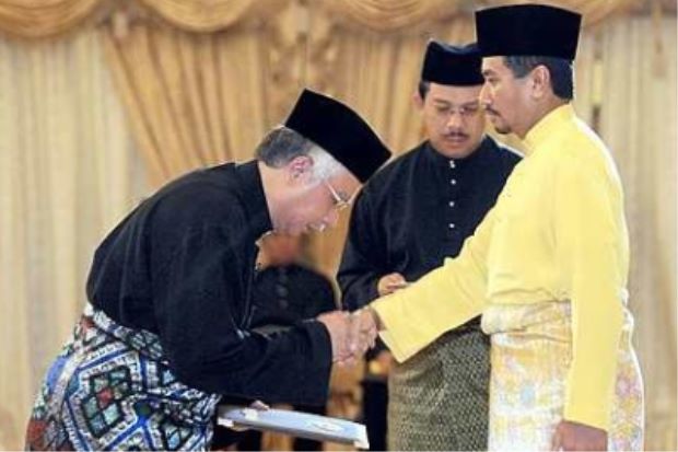 The Star Najib gets sworn in at Istana Negara