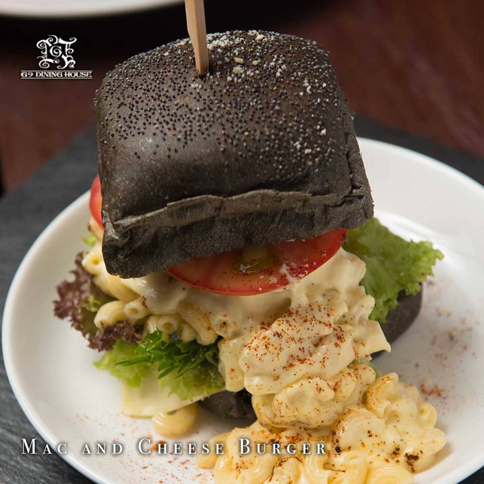 G9 Dining House Mac And Cheese Burger.