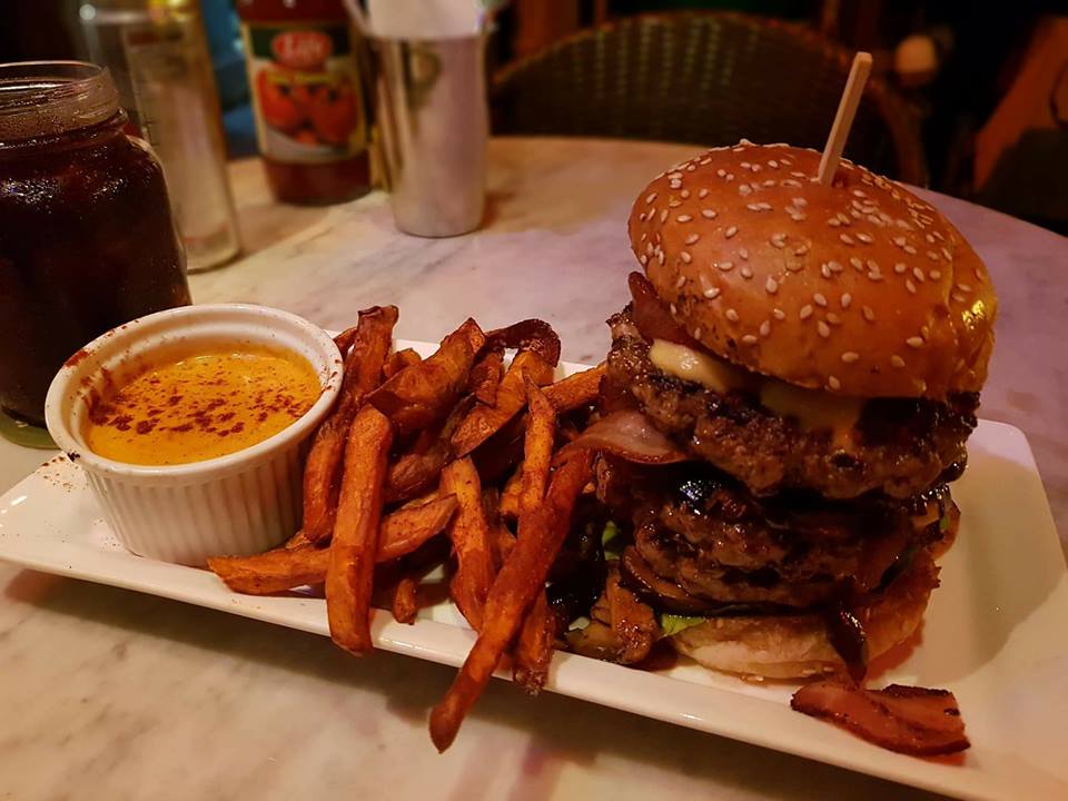 Junk Cafe Tzatziki Burger