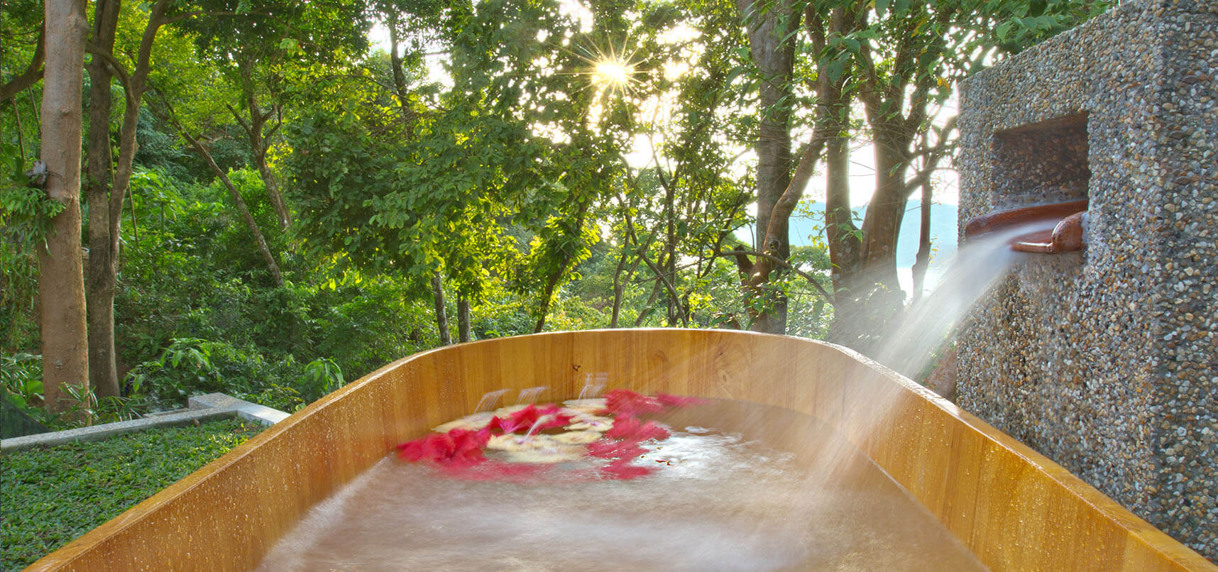 Ambong-ambong villas Live the life