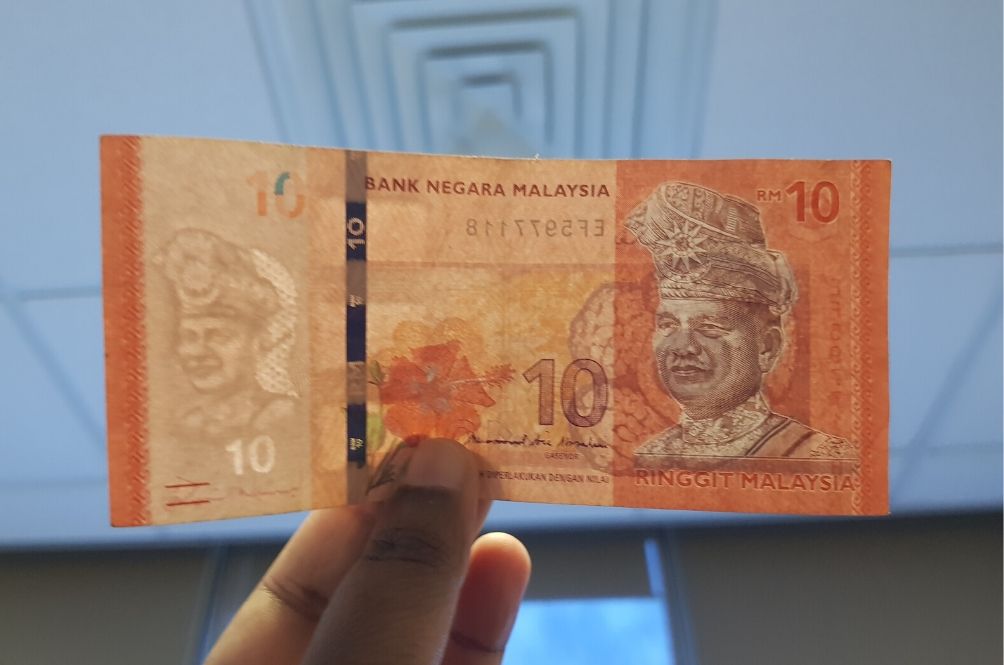 t's probably too expensive to create these watermarks making printing fake money a not so good idea