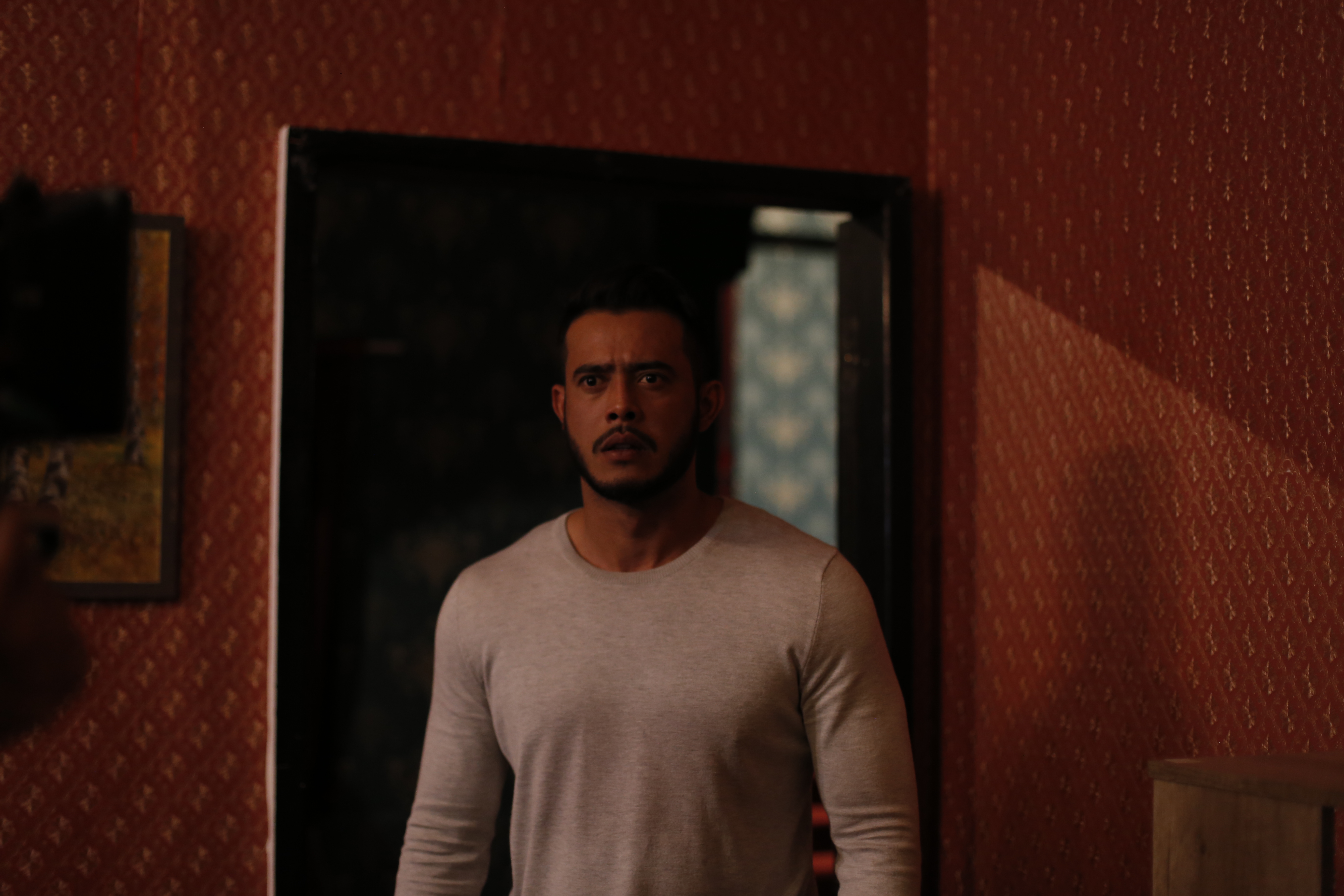 Zul Ariffin sebagai Jefri, suami Dilaila.