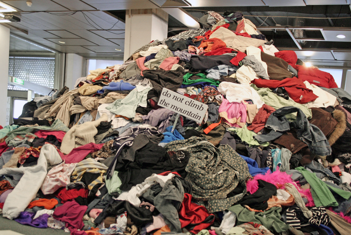 Do you have a mountain of unworn/unused clothes hiding in your closet?