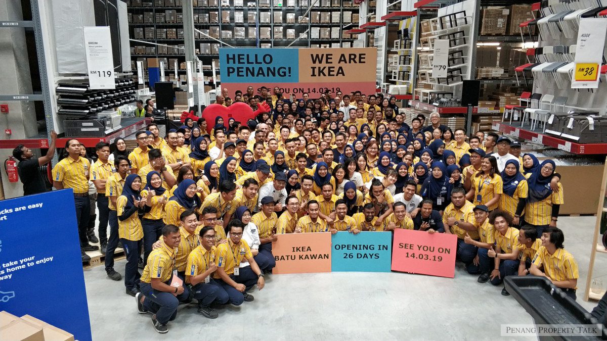 300 kakitangan IKEA menanti.
