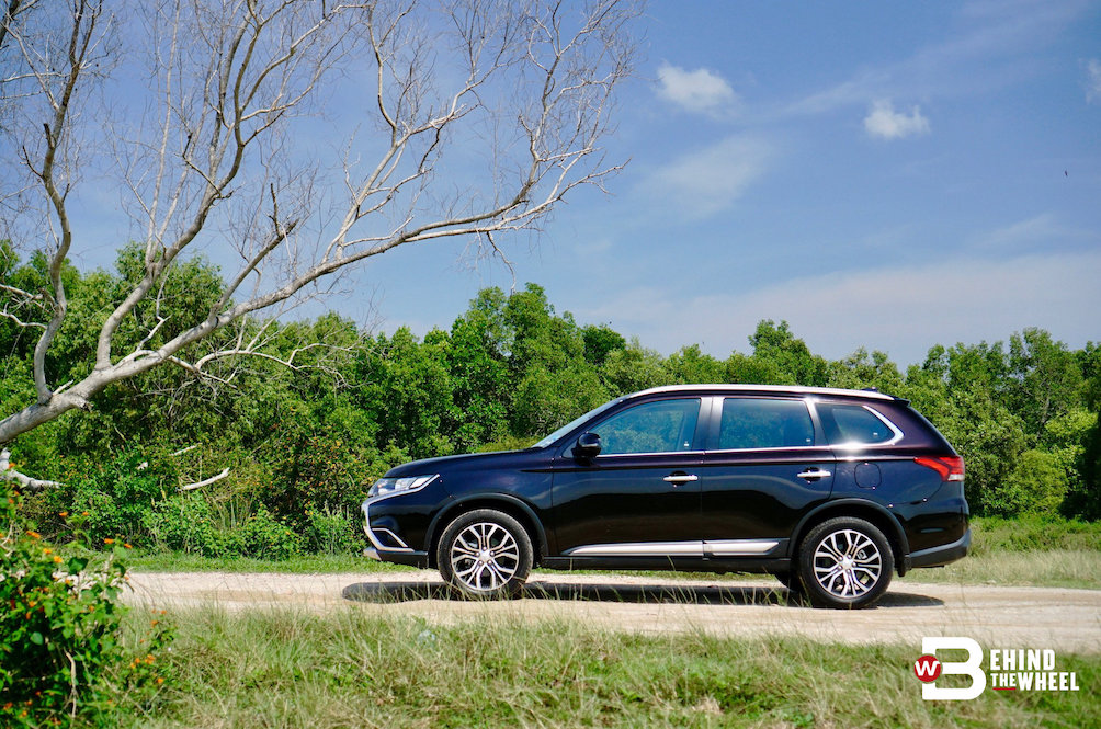 main_mitsubishi_outlander_2l.jpg