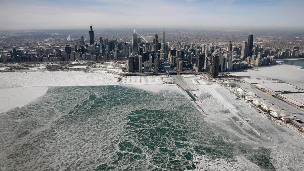 AS dilanda sejuk melampau.