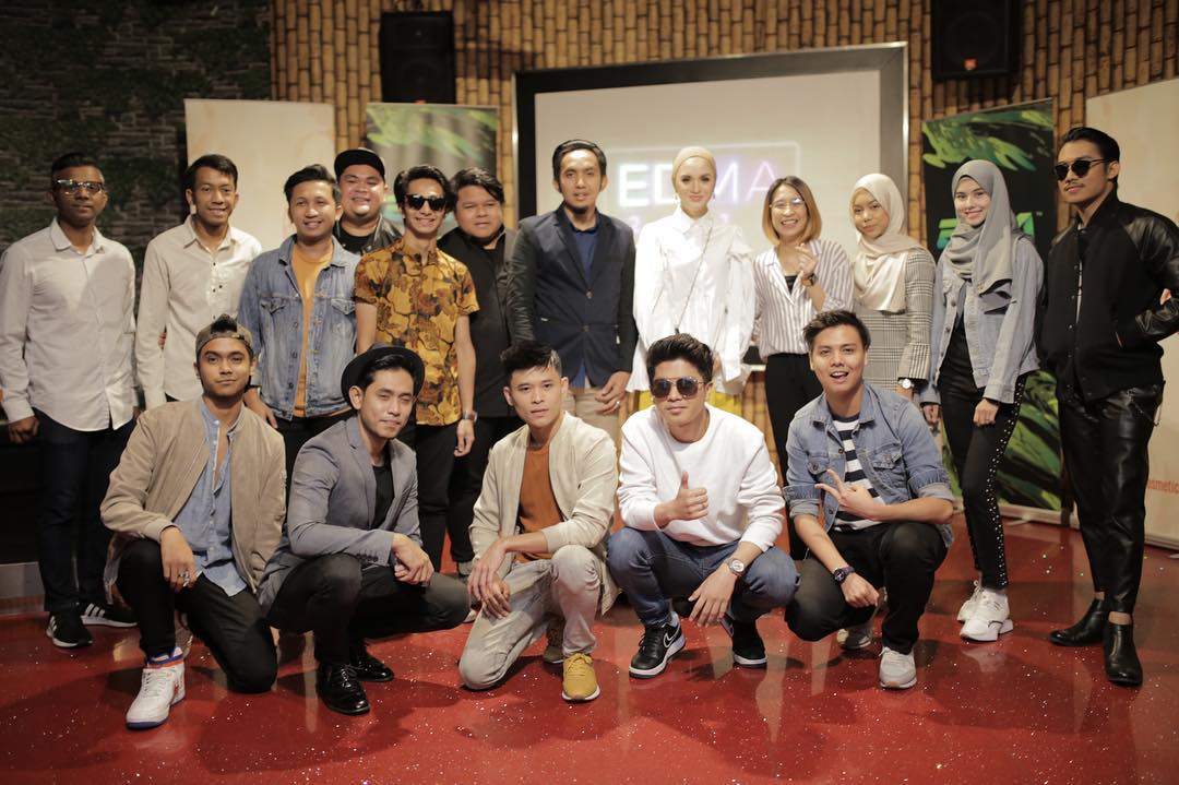 Antara penyanyi yang hadir pada majlis sidang media hari ini.