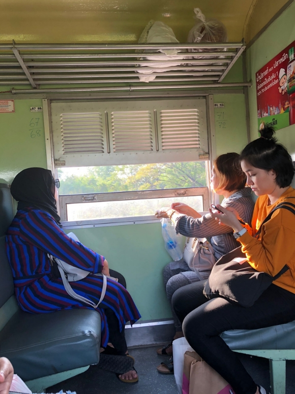 Azwa Rahman/Rojak Daily Teman saya terpaksa berpindah tempat.