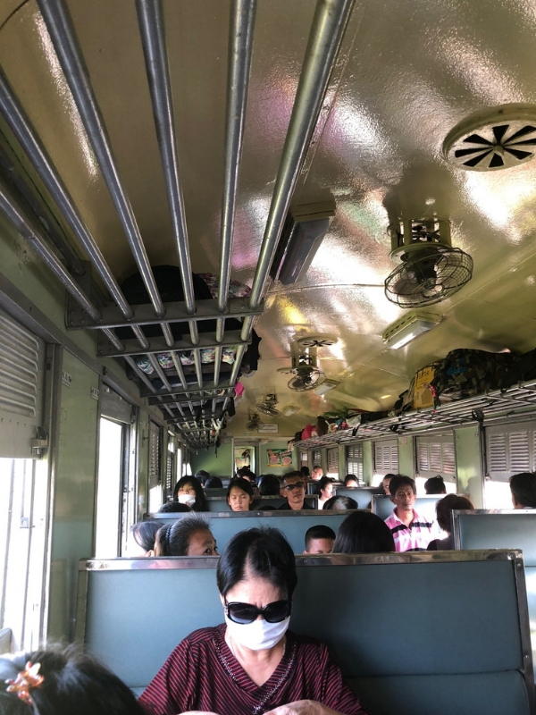 Azwa Rahman/Rojak Daily Situasi dalam kereta api.