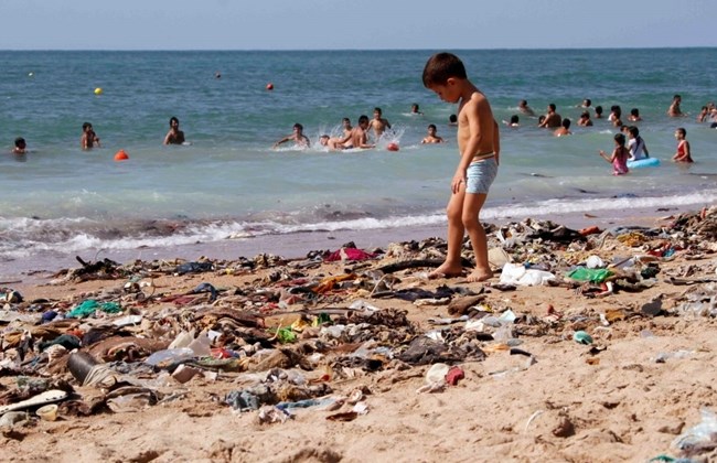 Particles from synthetic materials ends up in the sea