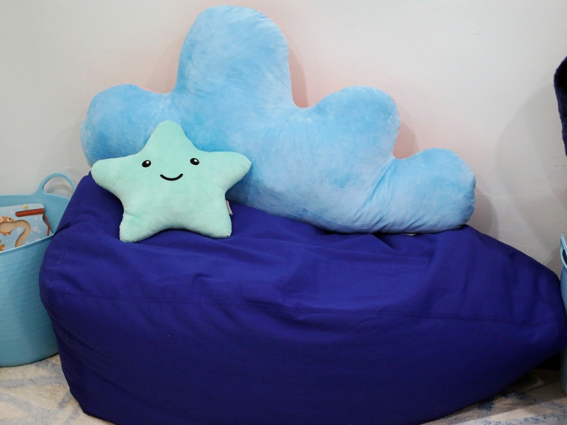Terdapat juga bantal dan bean bag yang selesa.