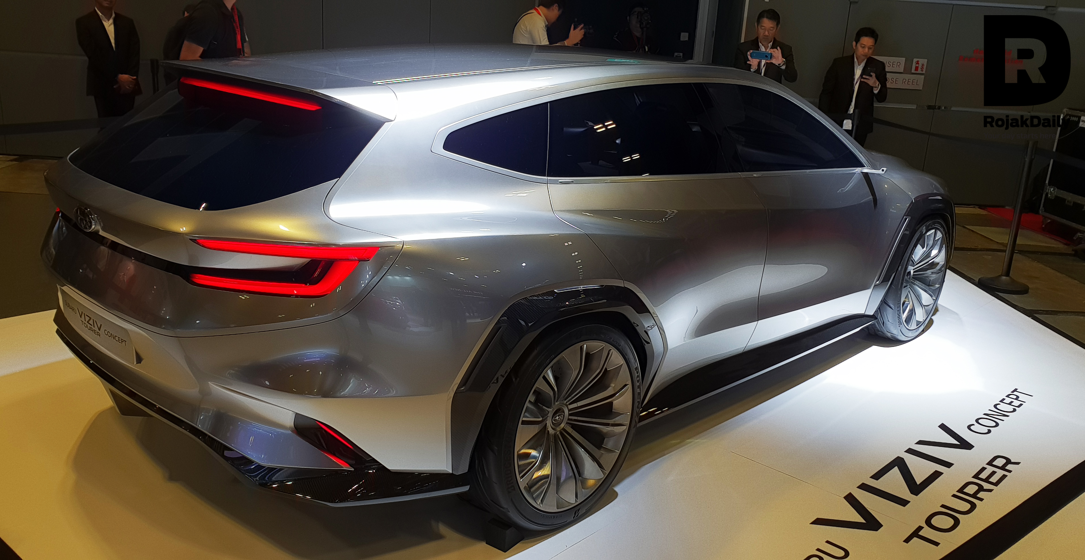 Lines so sharp, we got a cut.