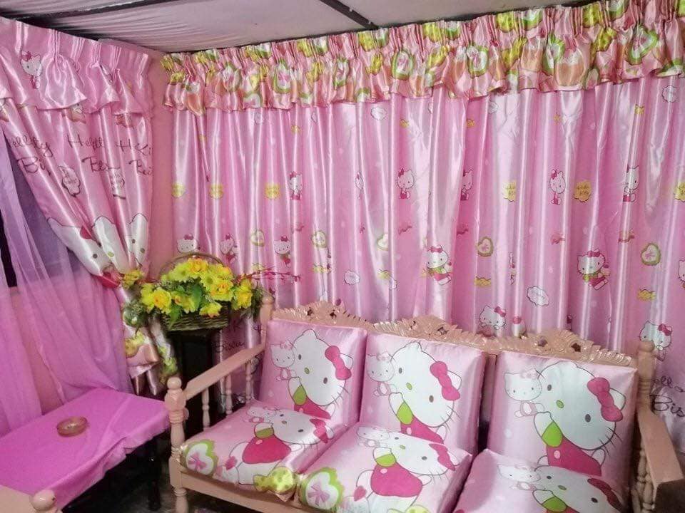 Facebook/DeejayMida Pinky Pink cushion seats too.