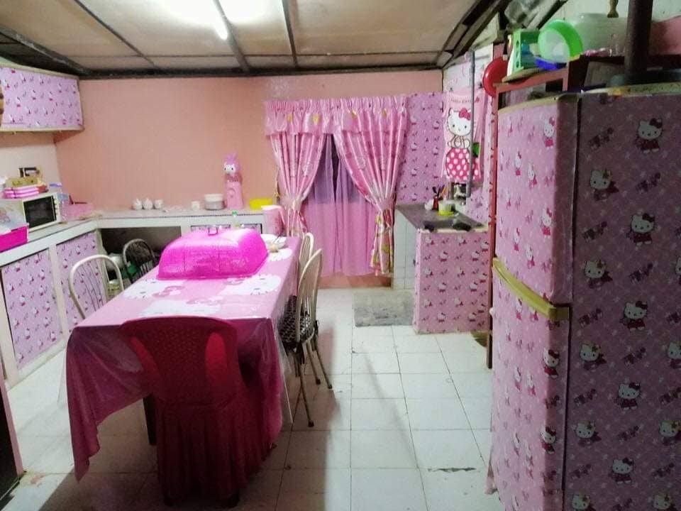 Facebook/DeejayMida Pinky Pink fridge cover is a must have.