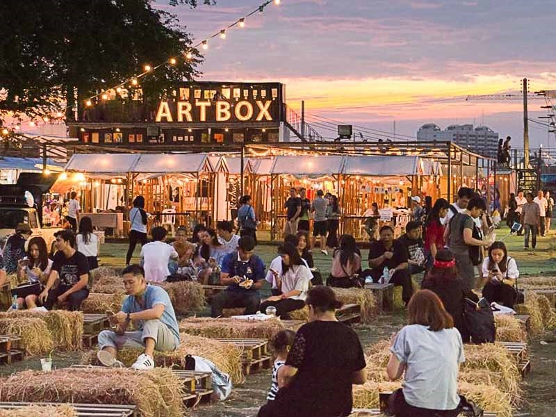 Enjoy your favourite vendors while the sun is setting.