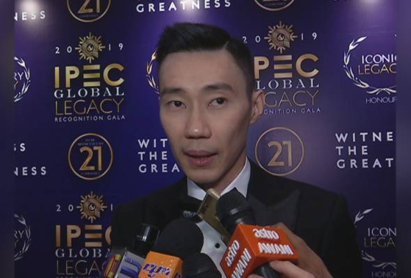 Lee Chong Wei after the award ceremony.