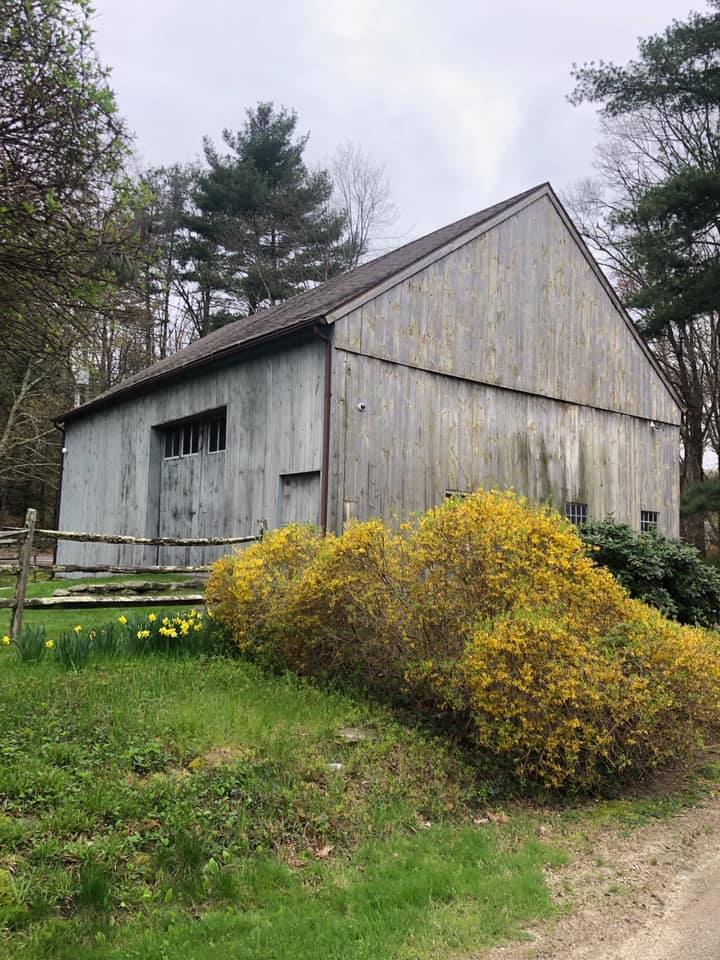 Cory Heinzen Facebook This barn just screams "I'm haunted!"