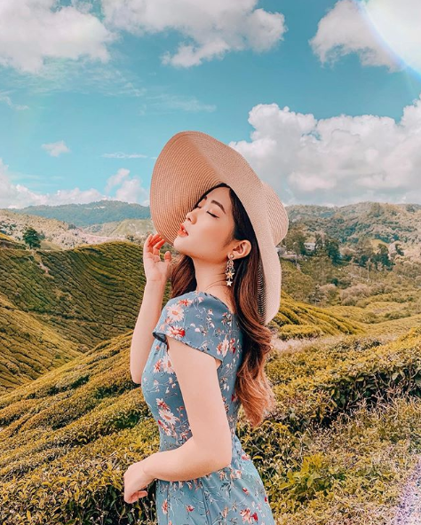 After your picnic, you can take photos to your heart's content at the valley.