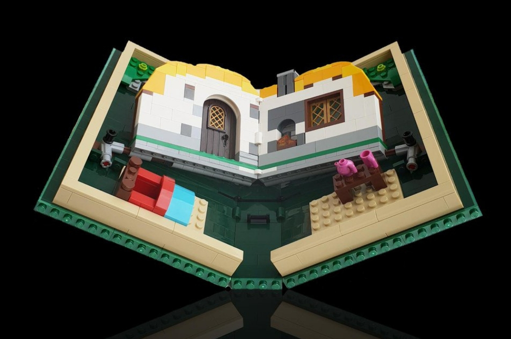 main-lego-fold.jpg