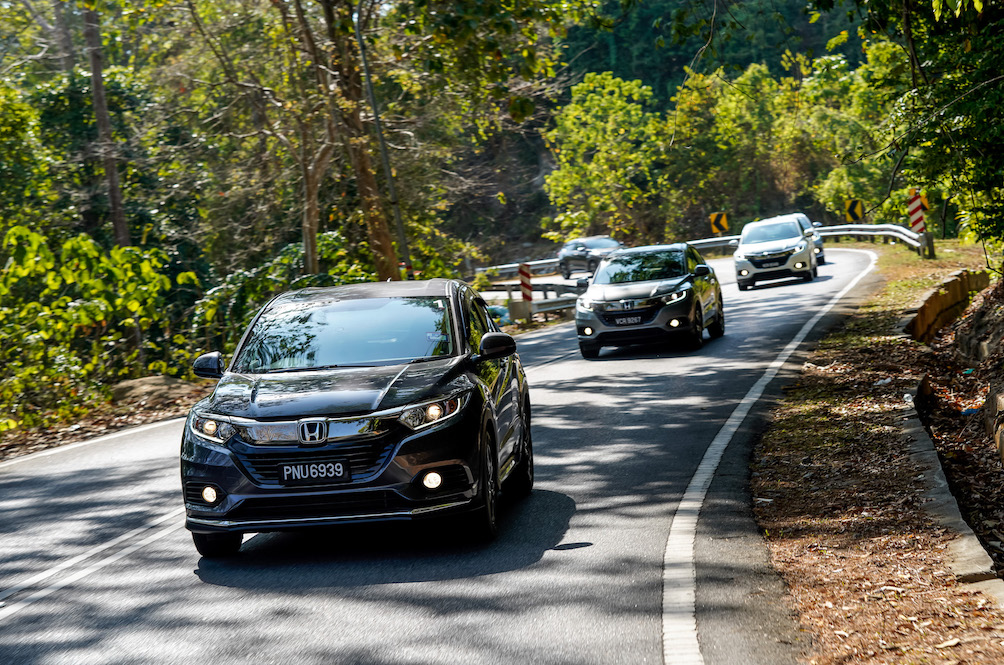 main_honda_hr-v_hybrid_media_drive.jpg