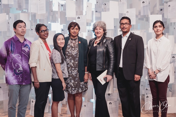 Yu ren Chung (left) with other activists and former British High Commissioner to Malaysia